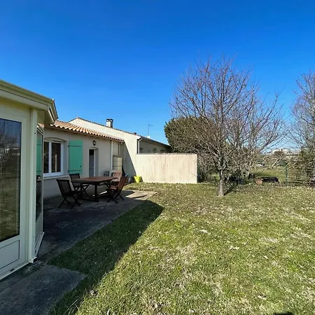 Maison Accueillante A 100 M² Avec Jardin Fertile *
